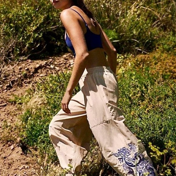 Free People Pants - Floral Beige Pants Free People Movement Baller Pants NWOT